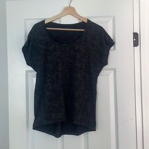 Lululemon t shirt